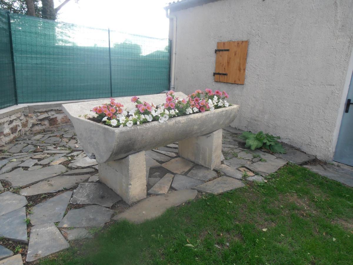 Gite Des Corneilles Maubert-Fontaine Esterno foto